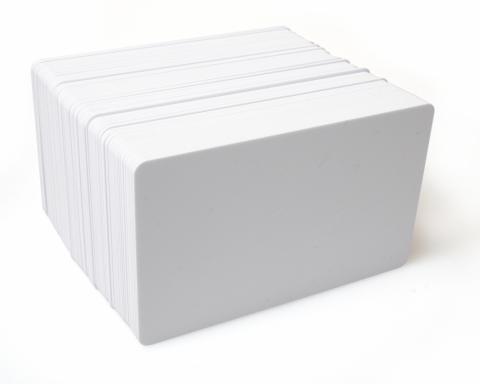 Fehér műanyag kártya