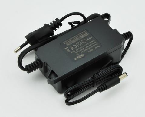 PFM320D-EN - adapter 12V = / 2A, LED, flexo 50/80 cm, protection