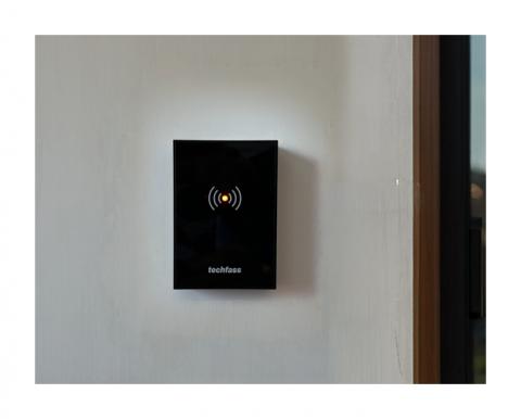 NREM 82 NIGBKP - Duální systémový čtecí modul, černý